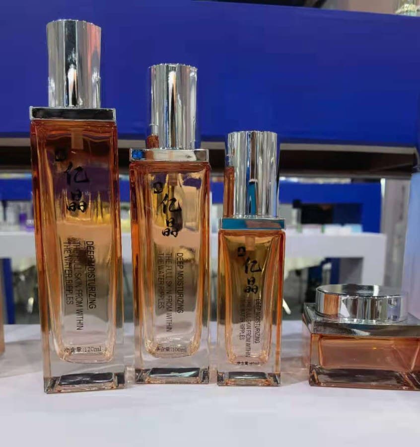 عبوة تجميلية · زجاج · دائري · 120ml — صورة 1
